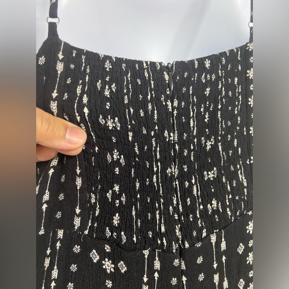 8- TEA MINTS Black Ditsy Floral Spaghetti Romper - Picture 4 of 8
